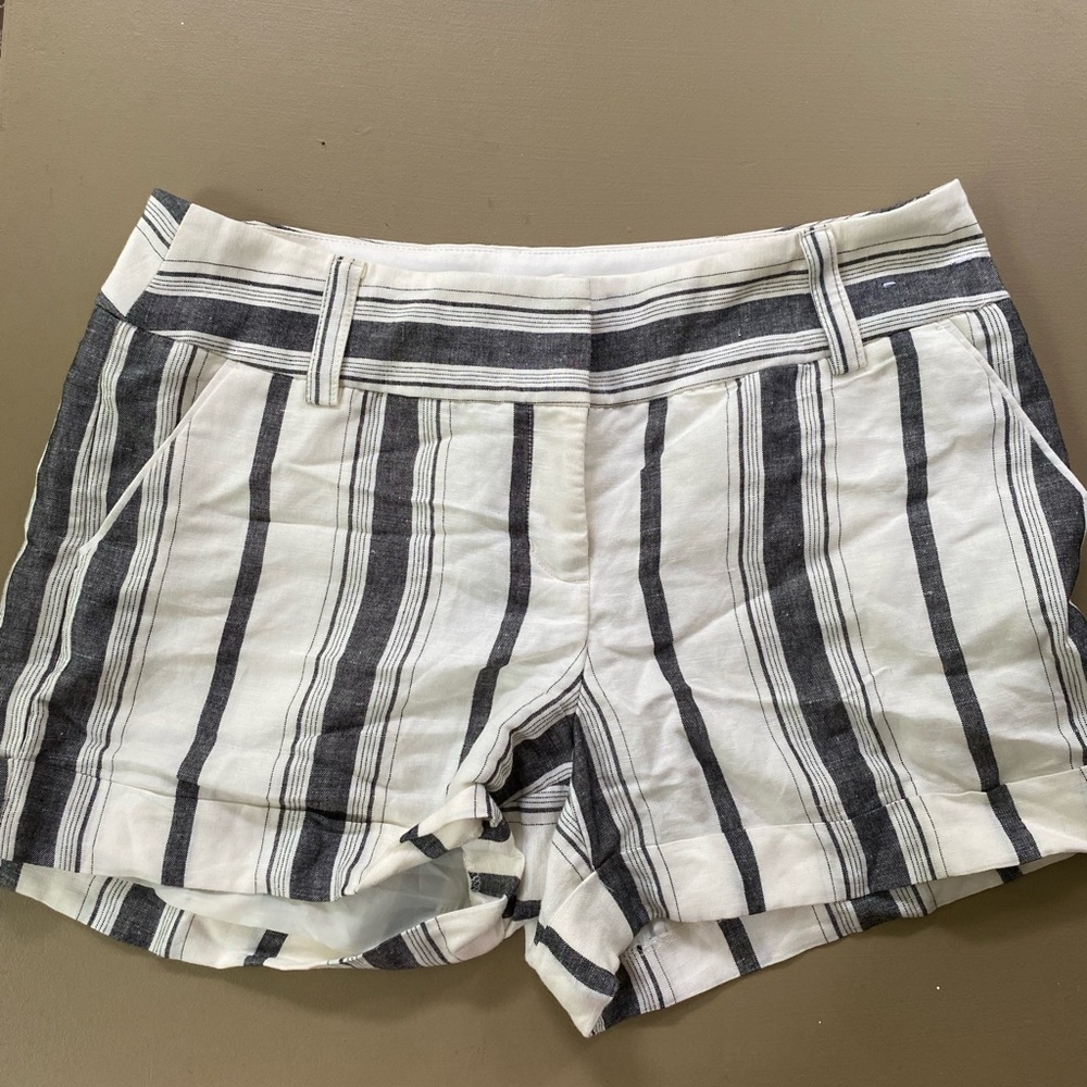 Express White and Grey Striped Shorts Size 6